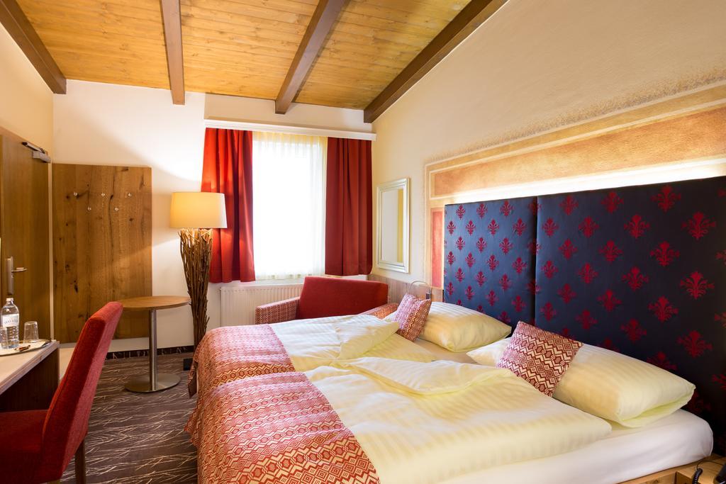 Hotel Schlof Guat Oberpullendorf Quarto foto
