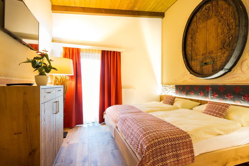 Hotel Schlof Guat Oberpullendorf Quarto foto